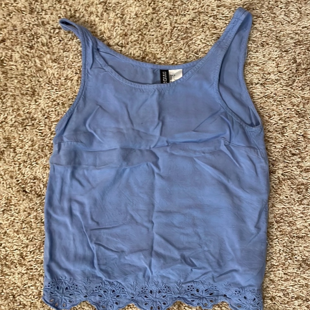 H&M crop top. Size 2